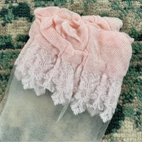 NWOT Sheer Pink Lacy Socks OSFM Ankle New Women’s Hosiery - Picture 5 of 5
